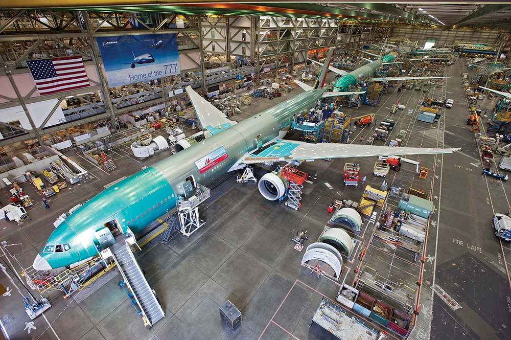 Lộ diện phiên bản Boeing 777-9x máy bay phản lực cánh gập đầu tiên