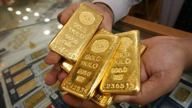 Giá vàng châu Á áp sát mức cao nhất trong 2 tháng