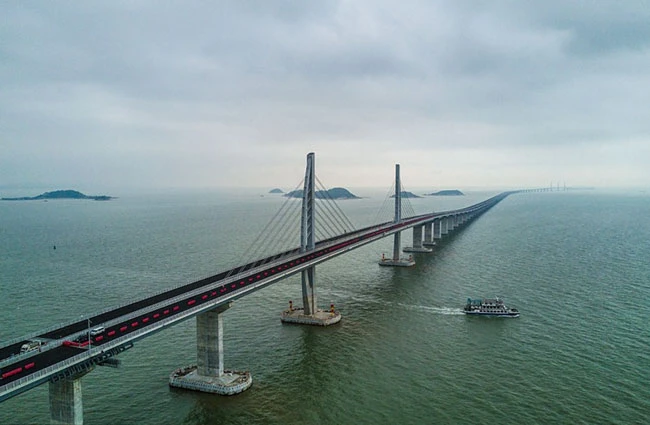 Khánh thành cầu vượt biển dài nhất thế giới giữa Hồng Công-Trung Quốc
