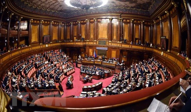 EC yêu cầu Italy đưa ra kế hoạch chi tiêu mới trong 3 tuần tới