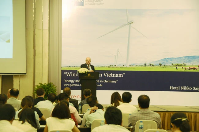 Nhiều doanh nghiệp Đức tham dự Hội thảo chuyên đề Năng lượng gió tại Việt Nam do AHK Việt Nam tổ chức tại TPHCM.