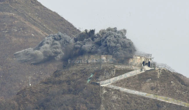Hàn Quốc cho nổ trạm gác gần biên giới Hàn – Triều