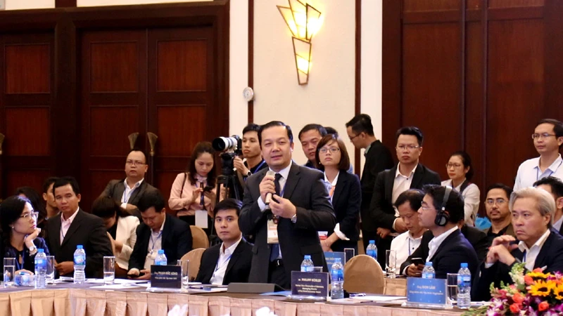 Tổng Giám đốc VNPT Phạm Đức Long phát biểu tại Diễn đàn thanh niên khởi nghiệp tổ chức tại TP Đà Nẵng. Ảnh: VNPT