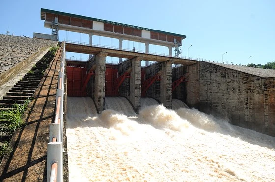 Dự báo thủy điện sẽ thiếu nguồn nước trong mùa khô 2019 (Ảnh: Đập tràn của Nhà máy Thủy điện Thác Mơ). Ảnh: CAO THĂNG 