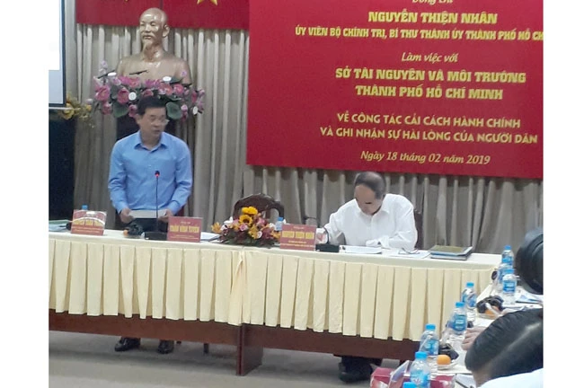 Bí thư Thành ủy TPHCM Nguyễn Thiện Nhân làm việc về cải cách hành chính tại Sở TNMT 