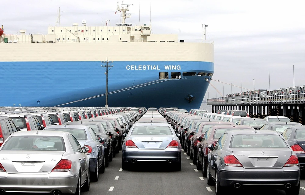 Xe ôtô của Tập đoàn Honda, Nhật Bản, chờ để xếp lên tàu hàng tại cảng Narashino, ngoại ô Tokyo. (Nguồn: AFP/TTXVN)