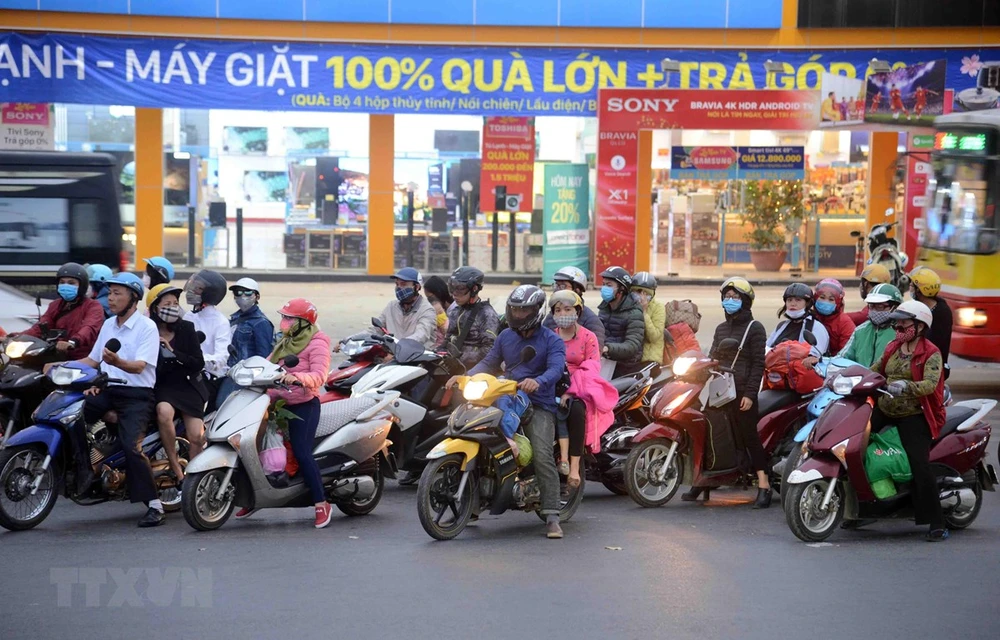 Cấm xe máy nội đô Hà Nội năm 2030: Khó cũng phải làm