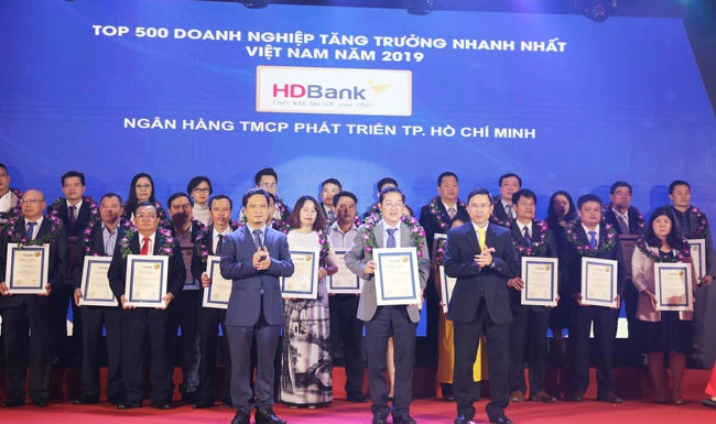 HDBank lọt Top 5 Ngân hàng có tốc độ tăng trưởng nhanh nhất 2019