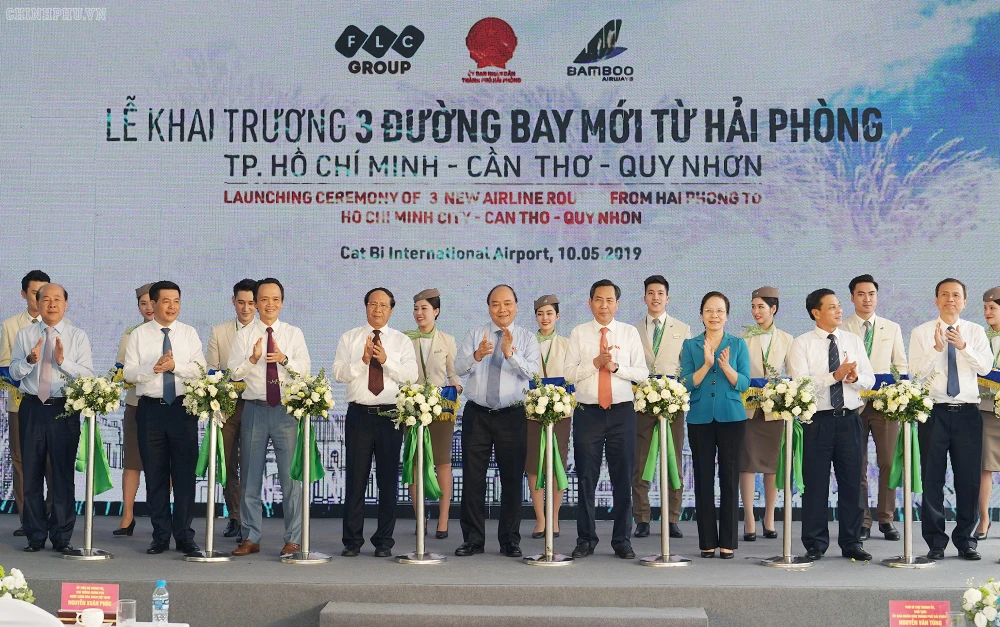Thủ tướng dự lễ khai trương 3 đường bay mới từ Hải Phòng. Ảnh: VGP/Quang Hiếu