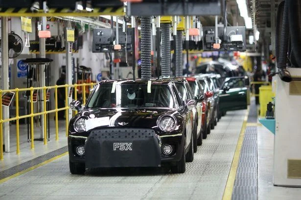 Một nhà máy lắp ráp của BMW tại Anh. (Nguồn: Autoexpress)