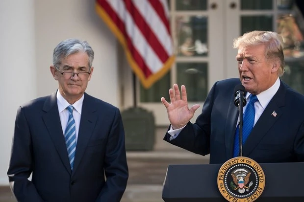 Tổng Thống Mỹ Donald Trump tiếp tục gây sức ép với Fed