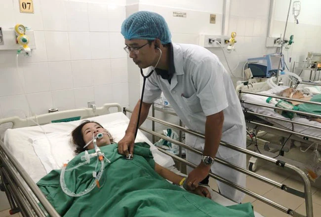 Bệnh nhân được chăm sóc tại bệnh viện.