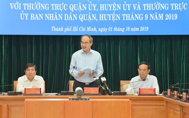 Bí thư Thành ủy TPHCM Nguyễn Thiện Nhân phát biểu tại hội nghị. Ảnh: VIỆT DŨNG