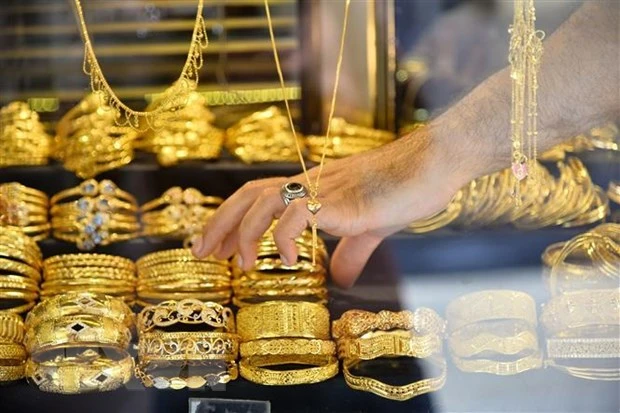 Các sản phẩm thủ công chế tác từ vàng được bày bán tại một khu chợ ở thành phố Gaza ngày 8/7/2019. (Nguồn: THX/TTXVN)