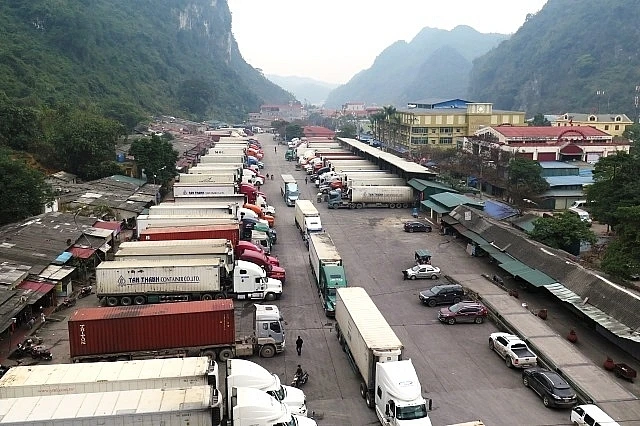 500 xe trái cây ùn ứ tại Lạng Sơn