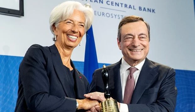 Tân Chủ tịch ECB Christine Lagarde và người tiền nhiệm Mario Draghi. (Nguồn: Reuters)