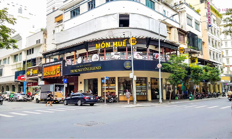 Is the advantage of having many brands such as Mon Hue, Pho Ong Hung with hundreds of stores nationwide, at prime locations attracting PE funds?