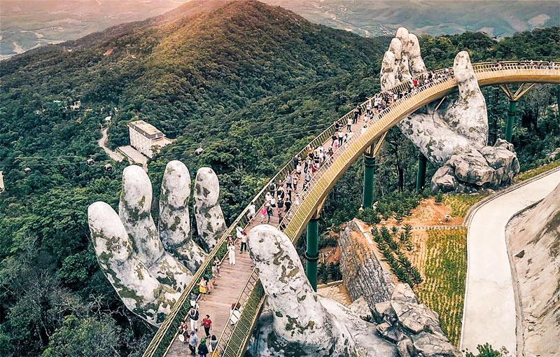 Ba Na gold bridge has become a symbol of tourism in Vietnam in general and of Da Nang in particular.