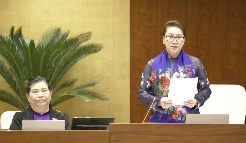 Chủ tịch Quốc hội Nguyễn Thị Kim Ngân phát biểu tại phiên họp. Ảnh: TTXVN