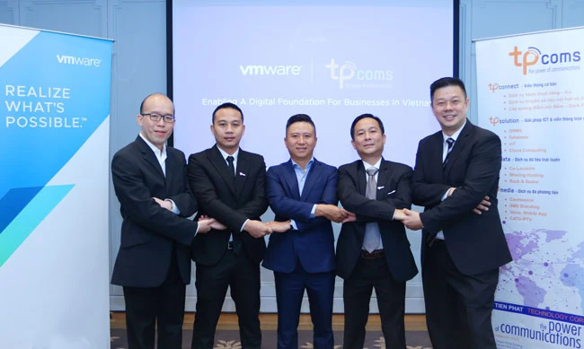 VMware và Tpcoms hợp tác để thúc đẩy hành trình chuyển đổi lên đám mây của DN Việt Nam.