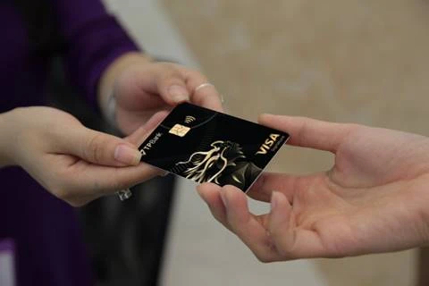 Ra mắt thẻ tín dụng kim loại, TPBank mong muốn tấm thẻ mang lại cảm giác sang trọng, đẳng cấp và khác biệt