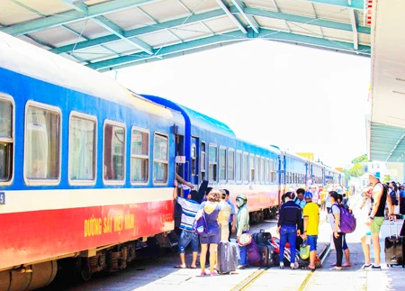 Cải thiện hạ tầng, chất lượng dịch vụ đường sắt phục vụ khách du lịch