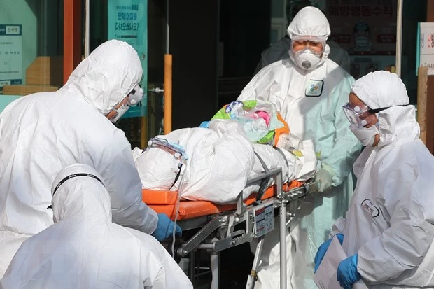 Ca mắc mới ở Hàn Quốc tăng vọt, tổng số 833 người nhiễm SARS-CoV-2
