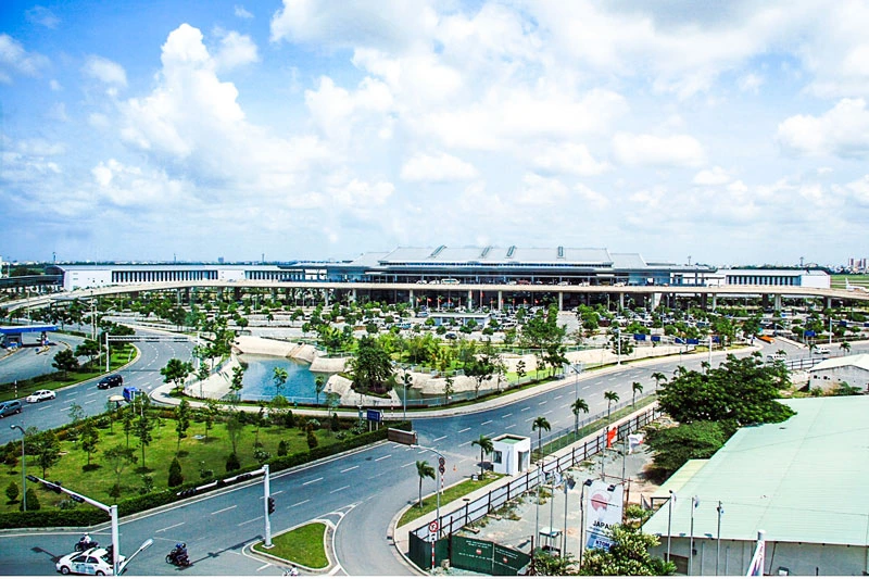 Investment decision is the business’ right. For example, when ACV investing in expanding Tan Son Nhat airport, we must give them the right to decide.