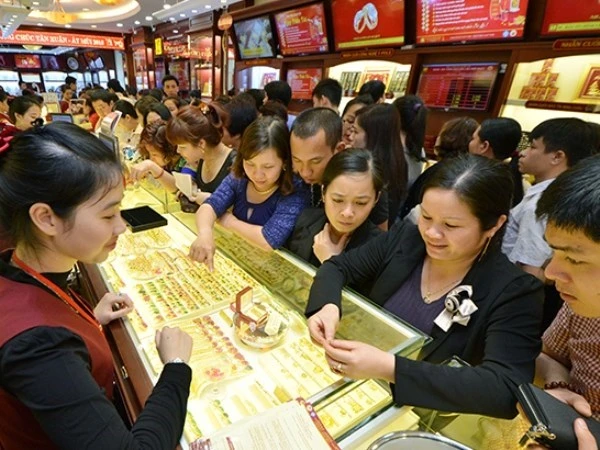 Giá vàng SJC tăng 250.000 đồng, Bảo Tín Minh Châu giảm sâu