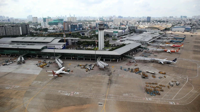 Sân bay Tân Sơn Nhất với 2 nhà ga T1 và T2 hiện có dấu hiệu quá tải