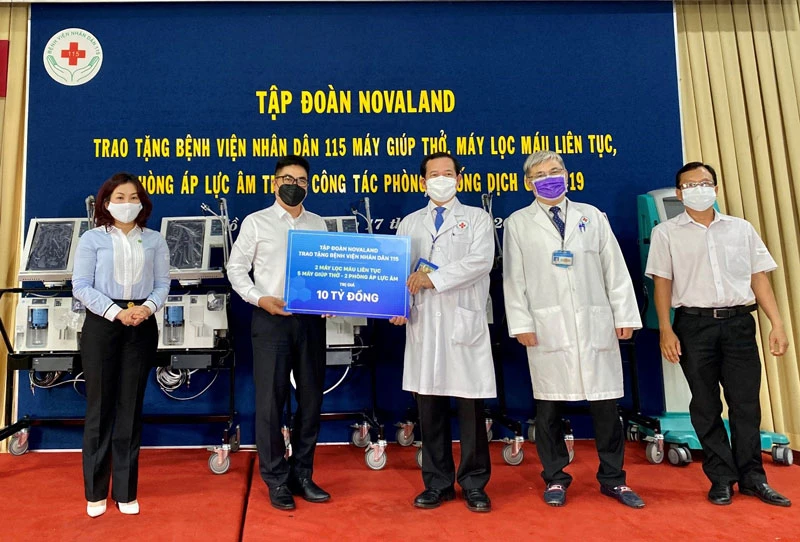 Tập đoàn Novaland trao tặng thiết bị Y tế trị giá 10 tỷ đồng đến Bệnh viện Nhân dân 115 