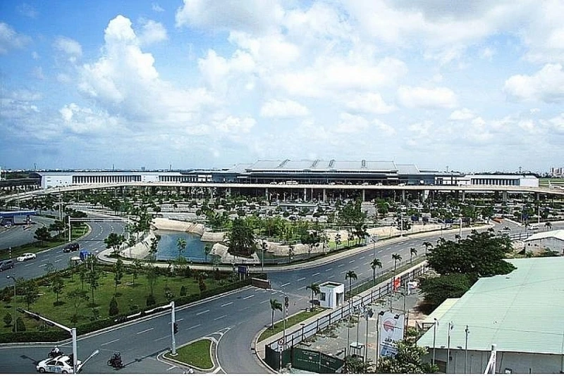 Kiến nghị thống nhất quy mô dự án đường kết nối nhà ga sân bay Tân Sơn Nhất