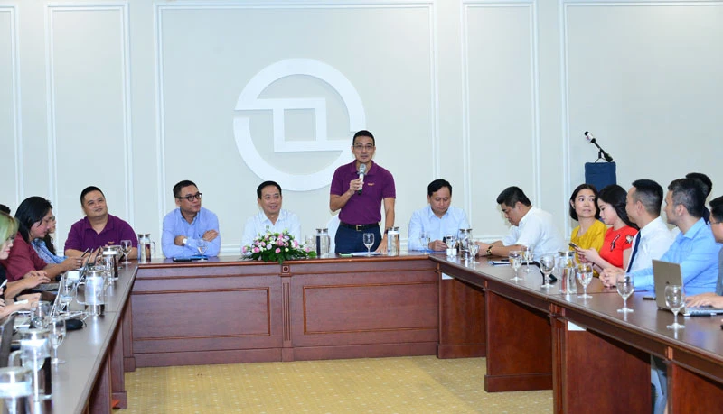 Ông Lê Hải Trà, Phó Chủ tịch phụ trách HĐQT phát biểu tại buổi gặp mặt 1 năm ra đời sản phẩm CW.