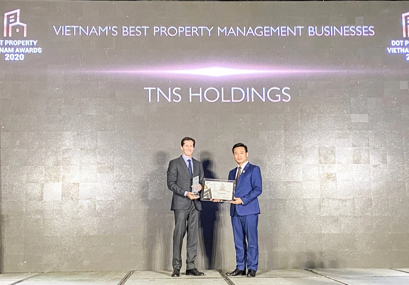 Ông Nguyễn Việt Sơn, Tổng giám đốc TNS Holdings, đại diện lên nhận giải.