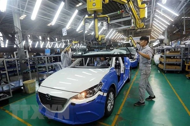 Dây chuyền lắp ráp xe Mazda của Công ty Cổ phần Ôtô Trường Hải trong Khu Kinh tế mở Chu Lai (Quảng Nam). (Ảnh: TTXVN)
