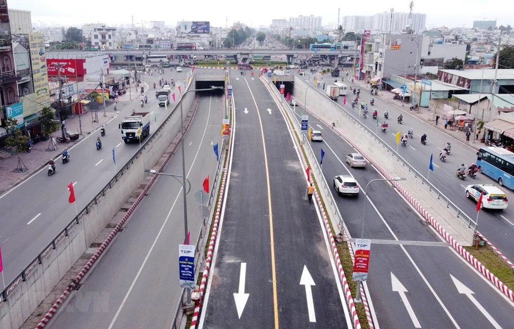 Cải thiện giao thông TPHCM: Xóa “điểm đen” giao thông