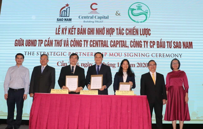 Lãnh đạo UBND TP Cần Thơ ký kết chiến lược cùng Công ty Central Capital và Công ty Sao Nam… 
