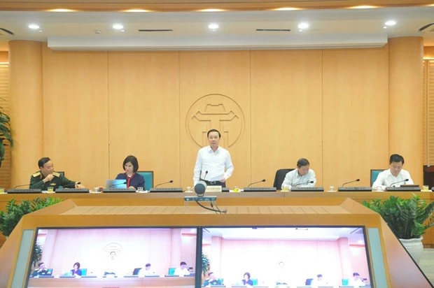 Phó Chủ tịch Ủy ban nhân dân thành phố Hà Nội Chử Xuân Dũng, chủ trì cuộc họp của Ban chỉ đạo phòng chống dịch bệnh COVID-19. (Ảnh: PV/Vietnam+)