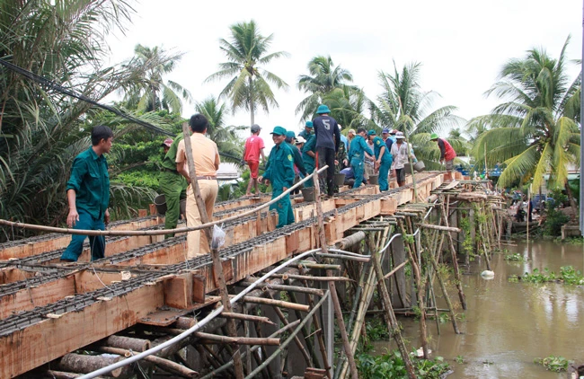 Mô hình xây cầu của Hòa thượng Thích Minh Hạnh nhận được sự ủng hộ đông đảo từ người dân