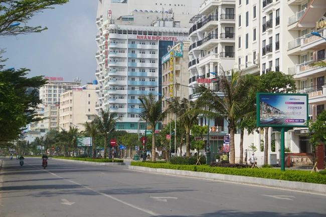 Hàng loạt khách sạn dọc đường Hồ Xuân Hương (TP.Sầm Sơn, Thanh Hóa) phải đóng cửa vì không có du khách