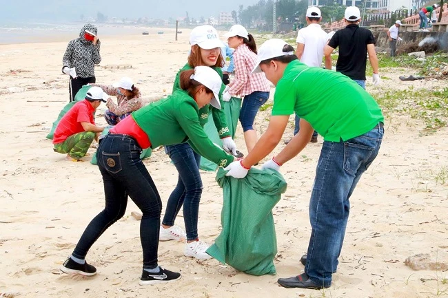 Chiến dịch làm sạch bãi biển miền Trung do Huda tổ chức năm 2019.