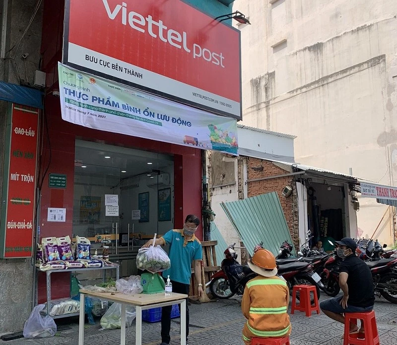 Một bưu cục Viettel Post đã bán thực phẩm tại TP.HCM