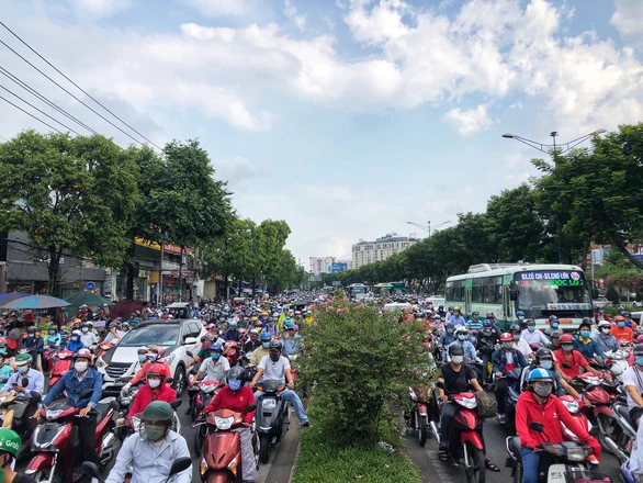 Tuyến đường nối hoàn thành sẽ giúp cải thiện giao thông ở cửa ngõ sân bay Tân Sơn Nhất- Ảnh: QUANG ĐỊNH