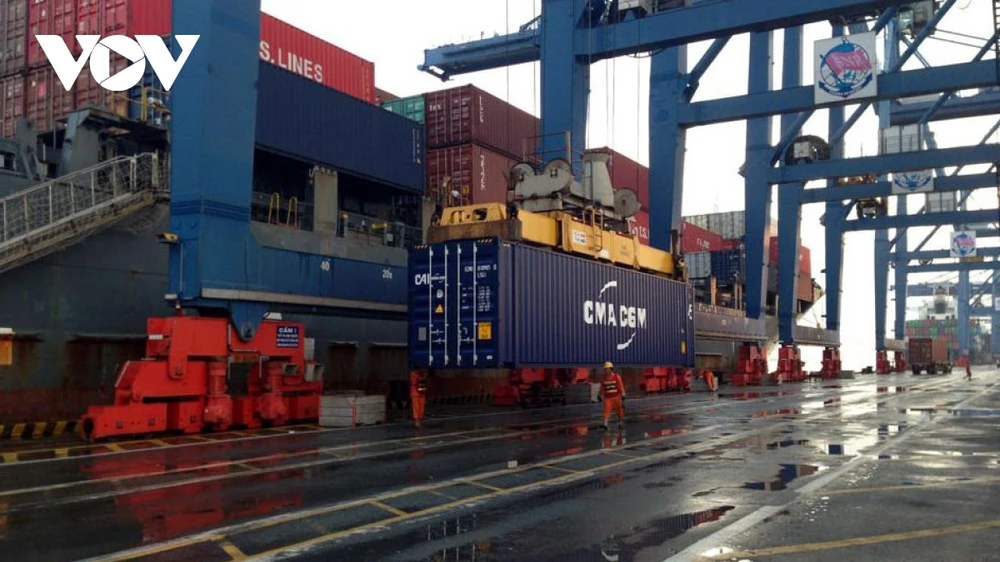 Tình trạng tăng phi mã cước vận tải biển, đặc biệt là cước phí vận chuyển container cùng ảnh hưởng của đại dịch đang làm gián đoạn đến hoạt động liên tục của DN.