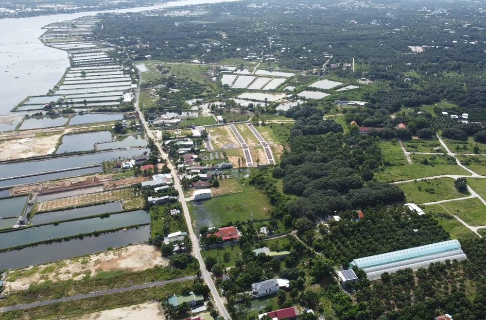 Đìa nuôi thủy sản tại H.Cam Lâm được chuyển đổi đất ở để phân lô bán tràn lan