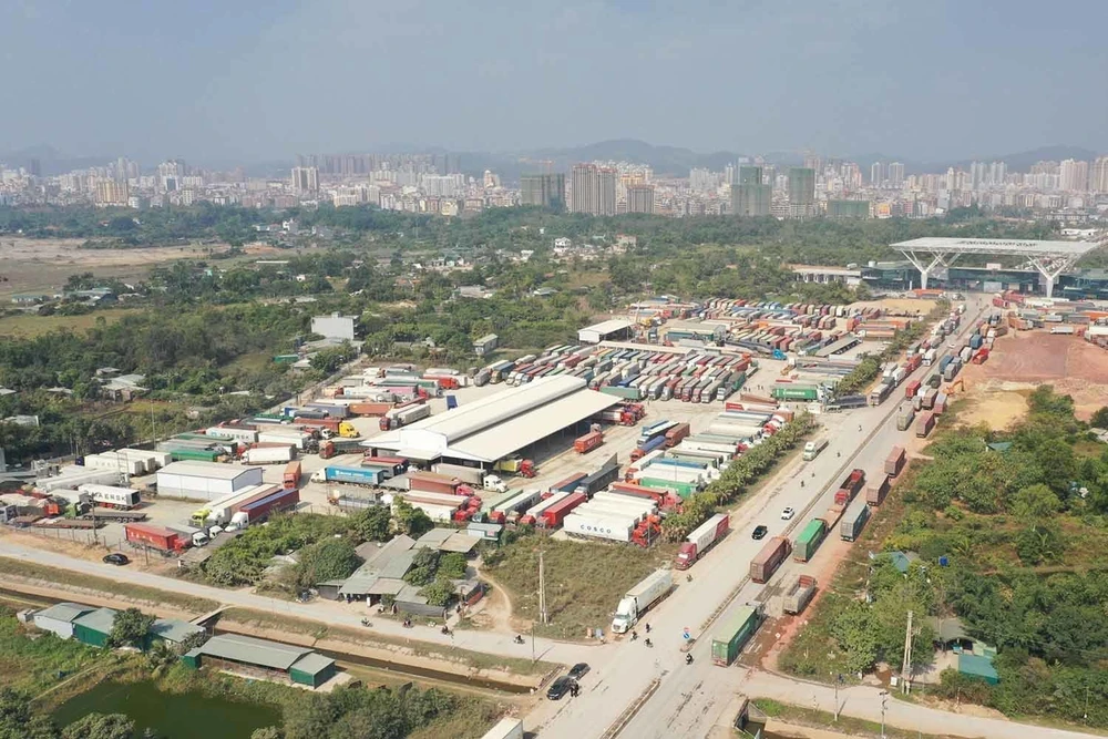 Nông thủy sảnxuất khẩu chính ngạch qua cửa khẩu ở Lạng Sơn chỉ chiếm 3%.
