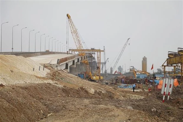 Thi công dự án cao tốc Bắc-Nam phía Đông, đoạn Cao Bồ-Mai Sơn qua tỉnh Ninh Bình, hồi tháng 3/2021. (Ảnh: Đức Phương/TTXVN)