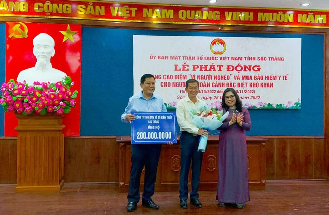Ủy ban MTTQ Việt Nam tỉnh Sóc Trăng tiếp nhận đóng góp từ doanh nghiệp, mạnh thường quân - TUẤN QUANG