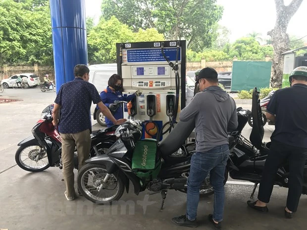 Một điểm bán xăng của Petrolimex trên địa bàn Hà Nội. (Ảnh: Xuân Quảng/Vietnam+)
