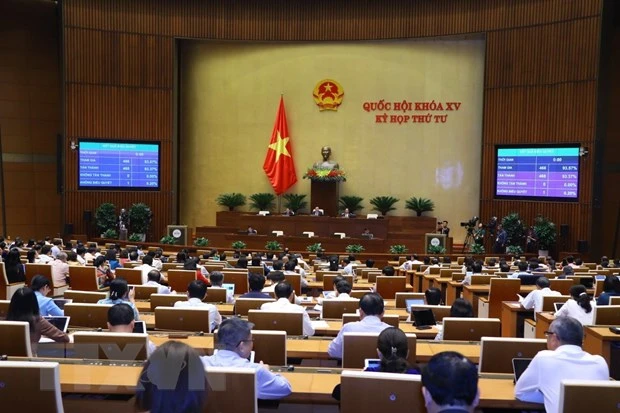 Quốc hội biểu quyết thông qua Nghị quyết về Kế hoạch phát triển kinh tế-xã hội năm 2023. (Ảnh: Văn Điệp/TTXVN)